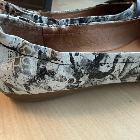 Arnold Churgin size 9.5 (40) EUC film noir almost comic pattern flats - Picture 7 of 12